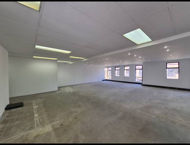 111M² OFFICE TO LET IN KRAMERVILLE